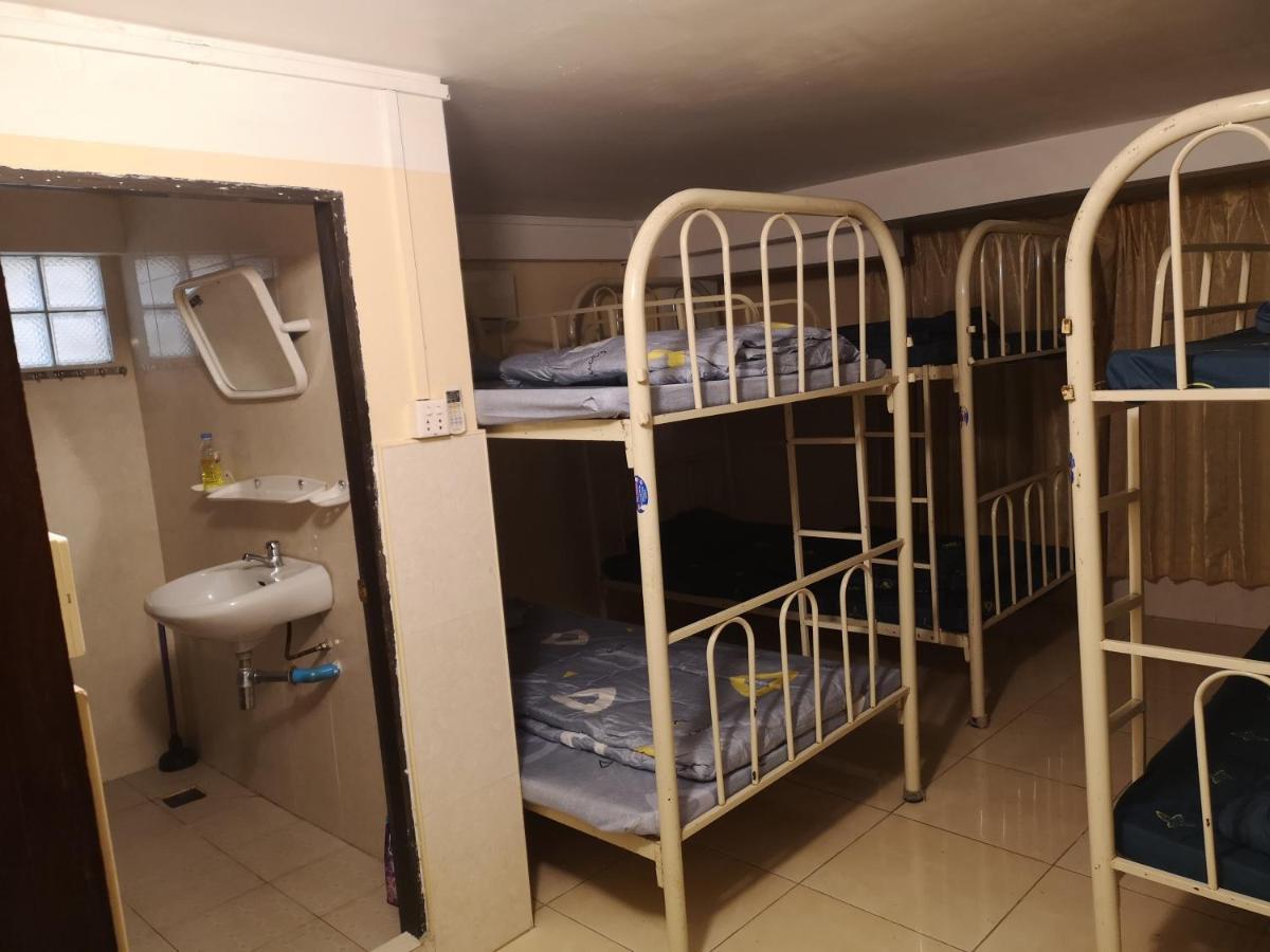 Peri Evi Hostel Phnom Penh Bassac Lane ภายนอก รูปภาพ