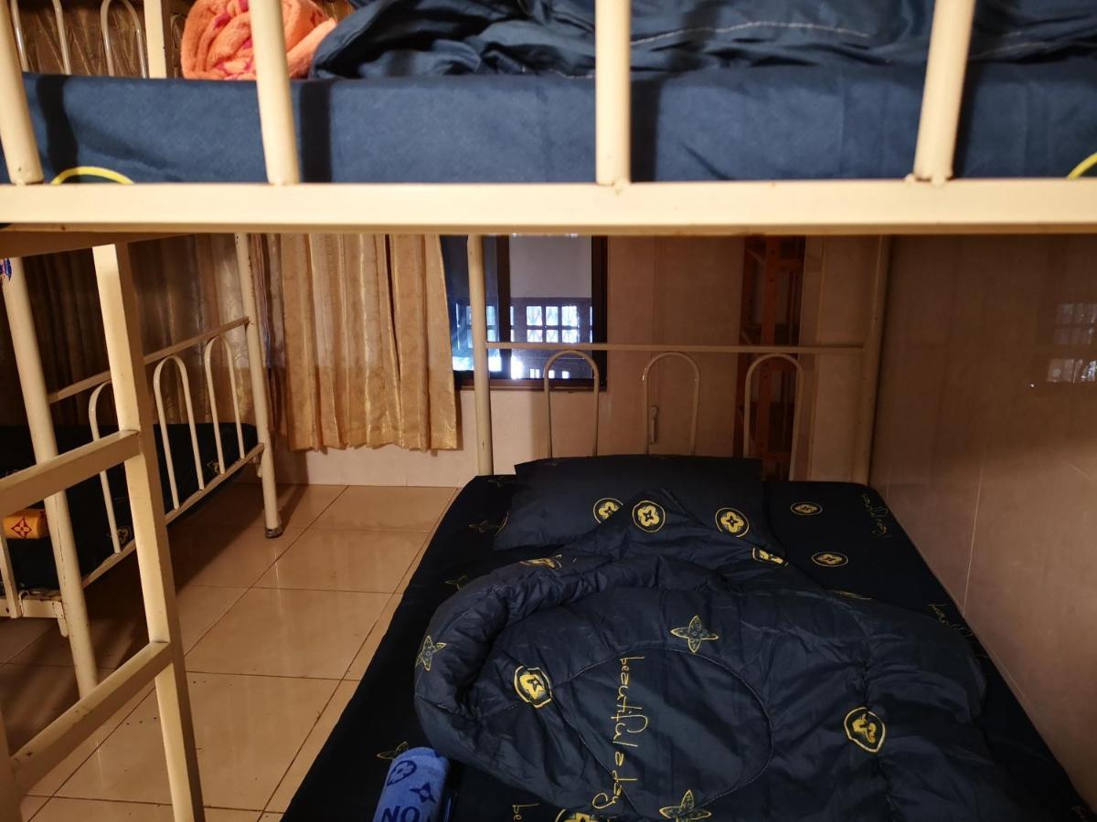 Peri Evi Hostel Phnom Penh Bassac Lane ภายนอก รูปภาพ