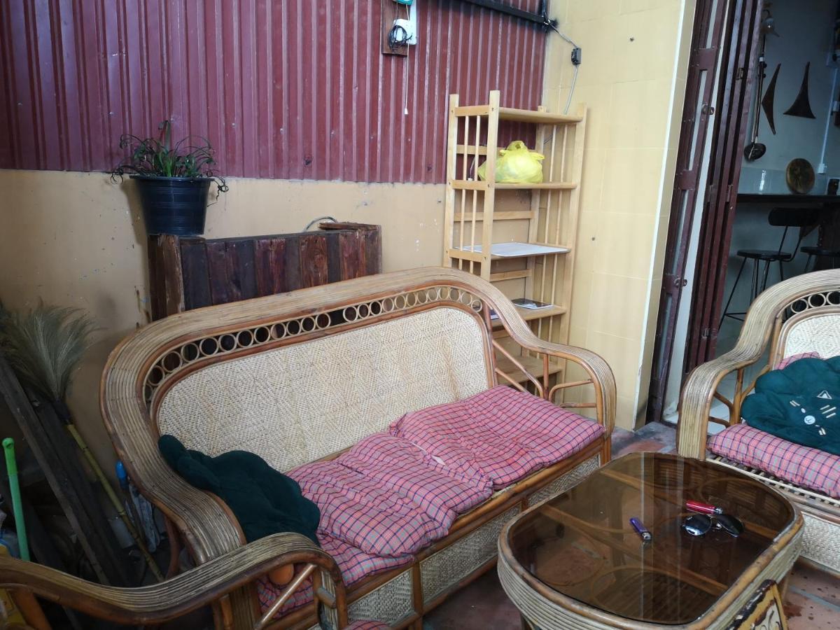 Peri Evi Hostel Phnom Penh Bassac Lane ภายนอก รูปภาพ