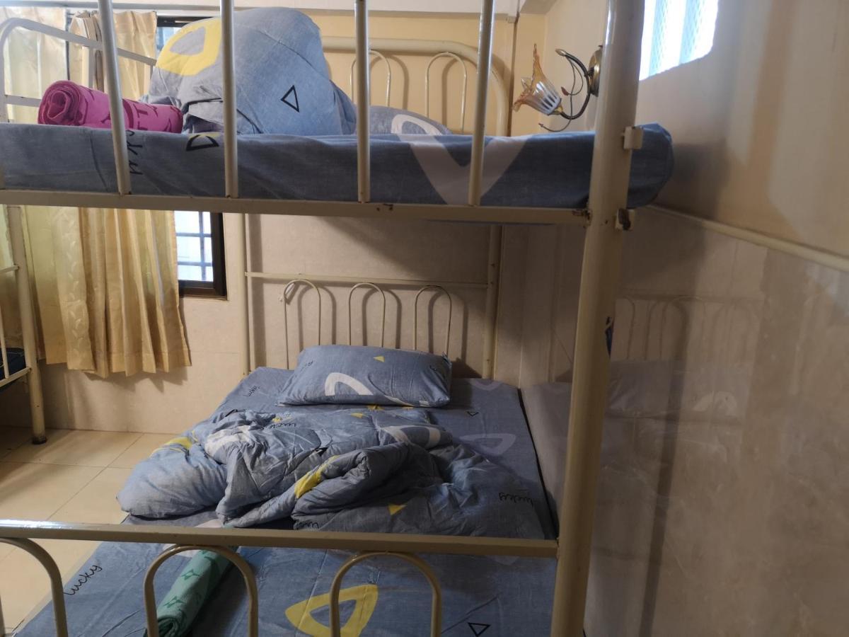 Peri Evi Hostel Phnom Penh Bassac Lane ภายนอก รูปภาพ