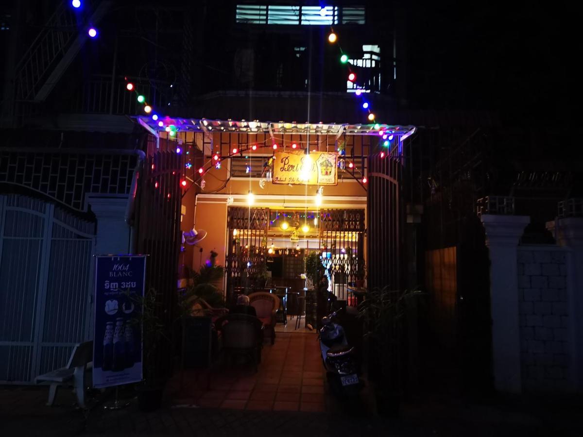 Peri Evi Hostel Phnom Penh Bassac Lane ภายนอก รูปภาพ