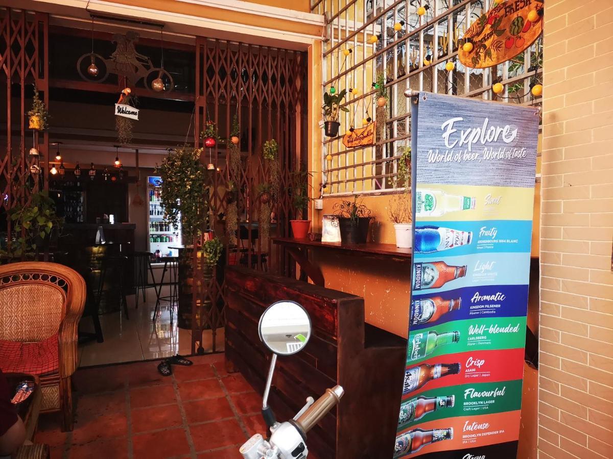 Peri Evi Hostel Phnom Penh Bassac Lane ภายนอก รูปภาพ