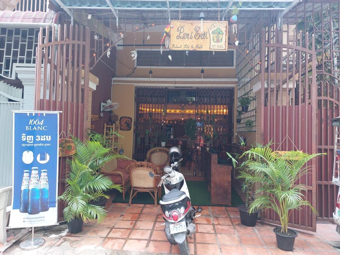 Peri Evi Hostel Phnom Penh Bassac Lane ภายนอก รูปภาพ