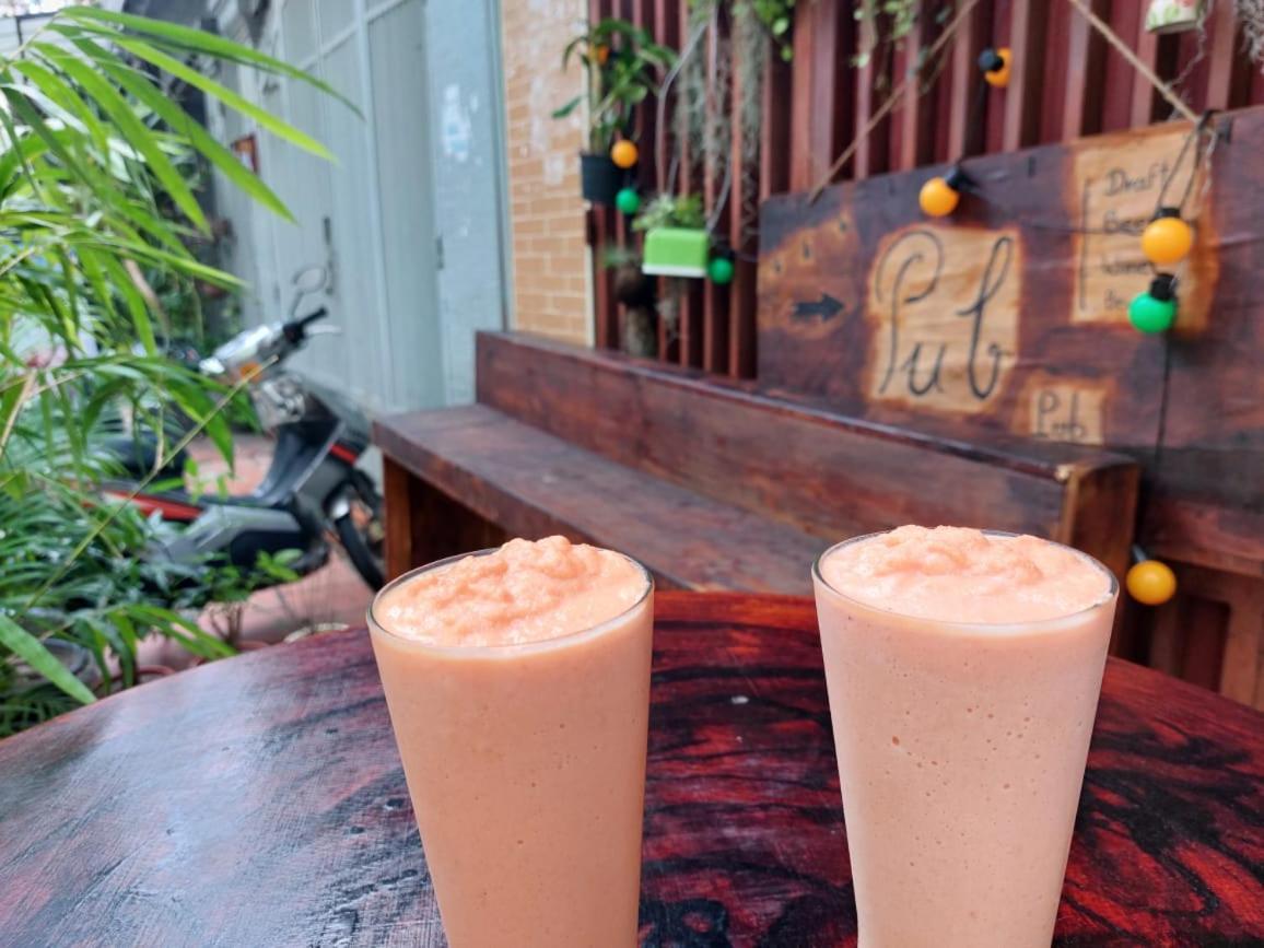 Peri Evi Hostel Phnom Penh Bassac Lane ภายนอก รูปภาพ