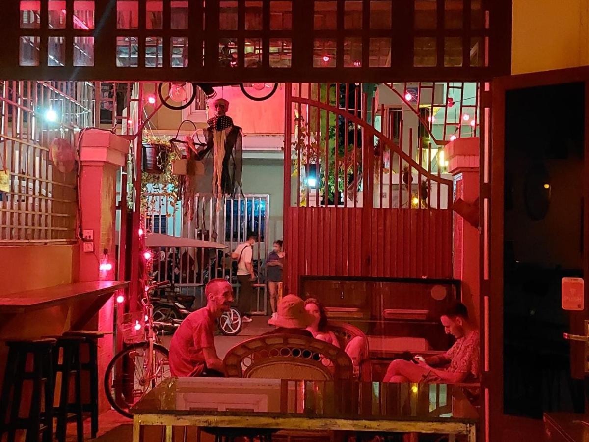 Peri Evi Hostel Phnom Penh Bassac Lane ภายนอก รูปภาพ