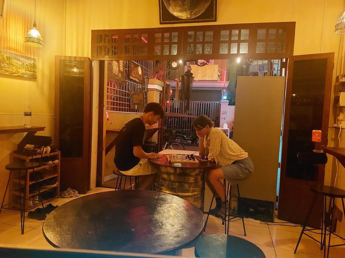 Peri Evi Hostel Phnom Penh Bassac Lane ภายนอก รูปภาพ